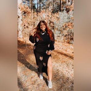 Black Sweater and Skirt Set with Tiger Print